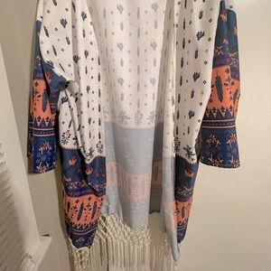 Kimono with fringed bottom